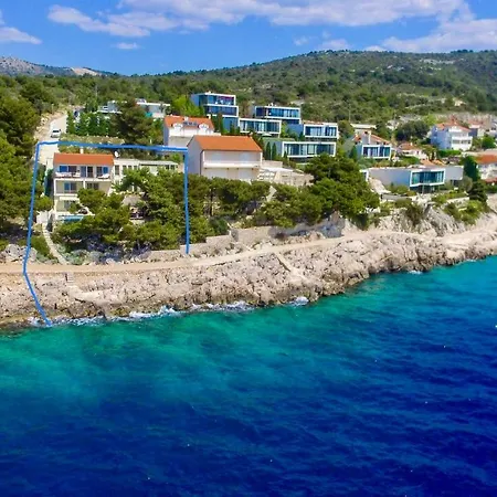 Anni Villa Primosten