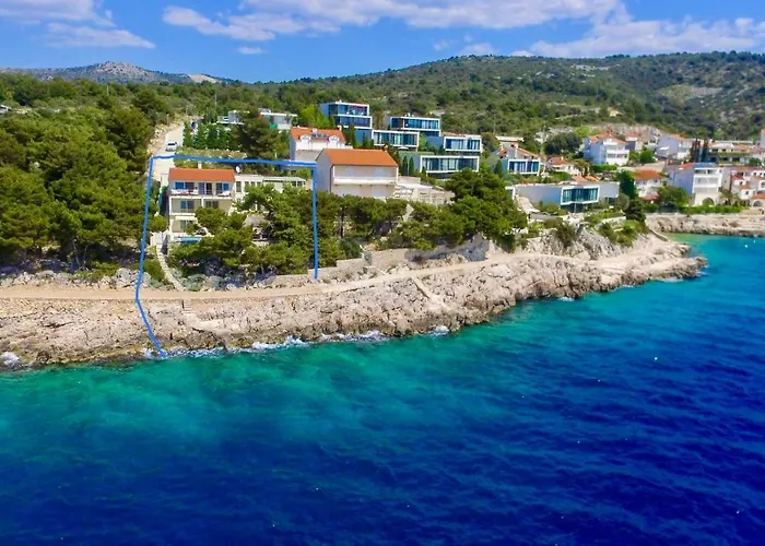 Anni فيلة Primošten